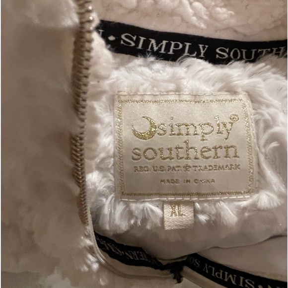 Simply Southern Chenille Quarter Zip. White. XL. Like new - worn twice. - Picture 3 of 4